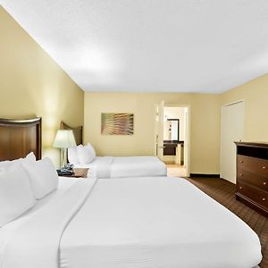 Queen Room Two Queen Beds Roll Shower